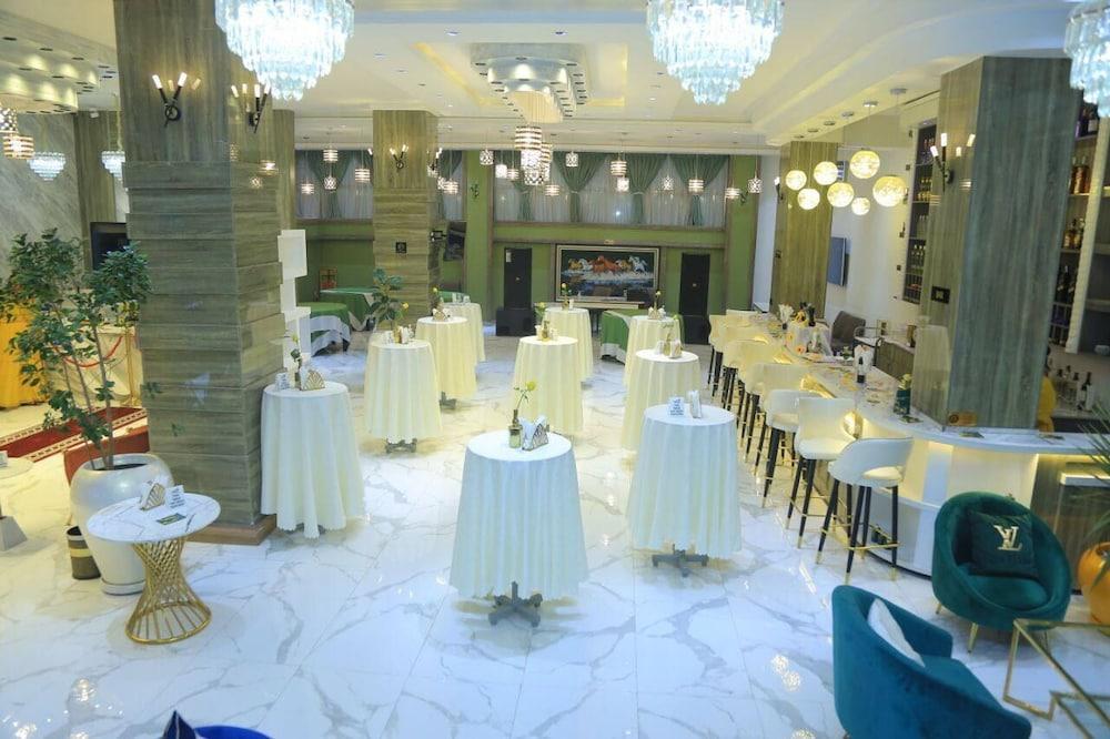 Cyan Hotel Addis Ababa Ngoại thất bức ảnh