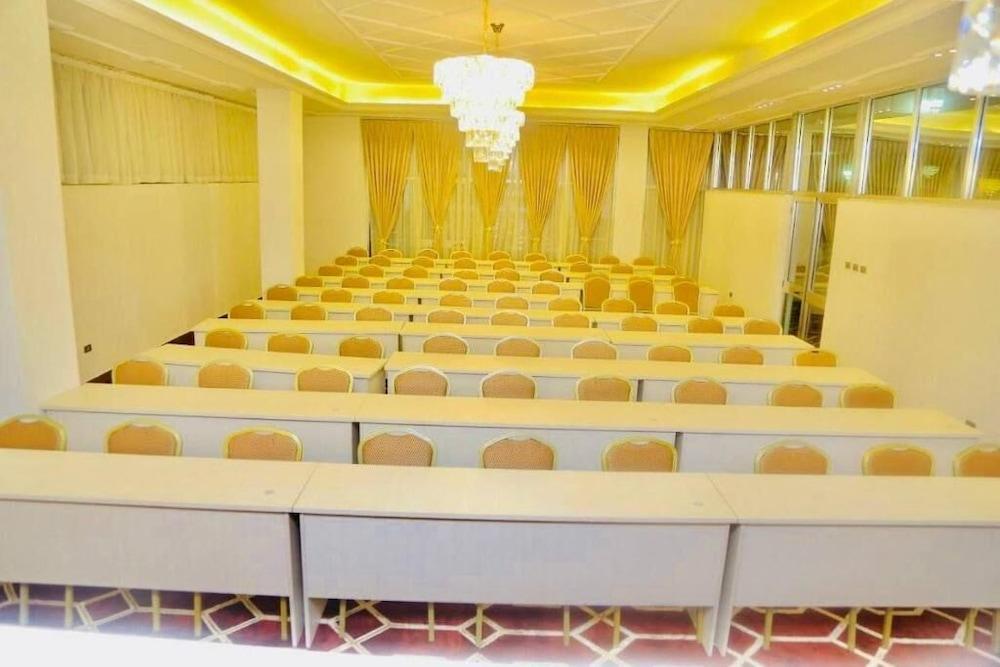 Cyan Hotel Addis Ababa Ngoại thất bức ảnh